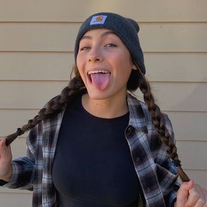 Meet your Posher, Skylar